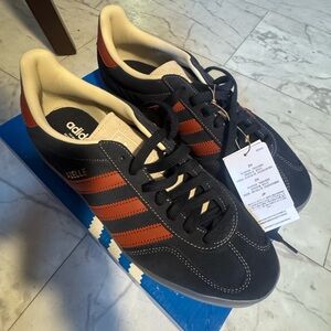 Adidas Men's Black and Red Sneakers